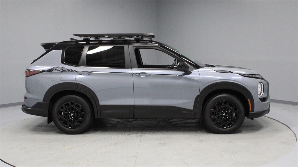 new 2025 Mitsubishi Outlander car