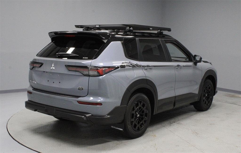 new 2025 Mitsubishi Outlander car