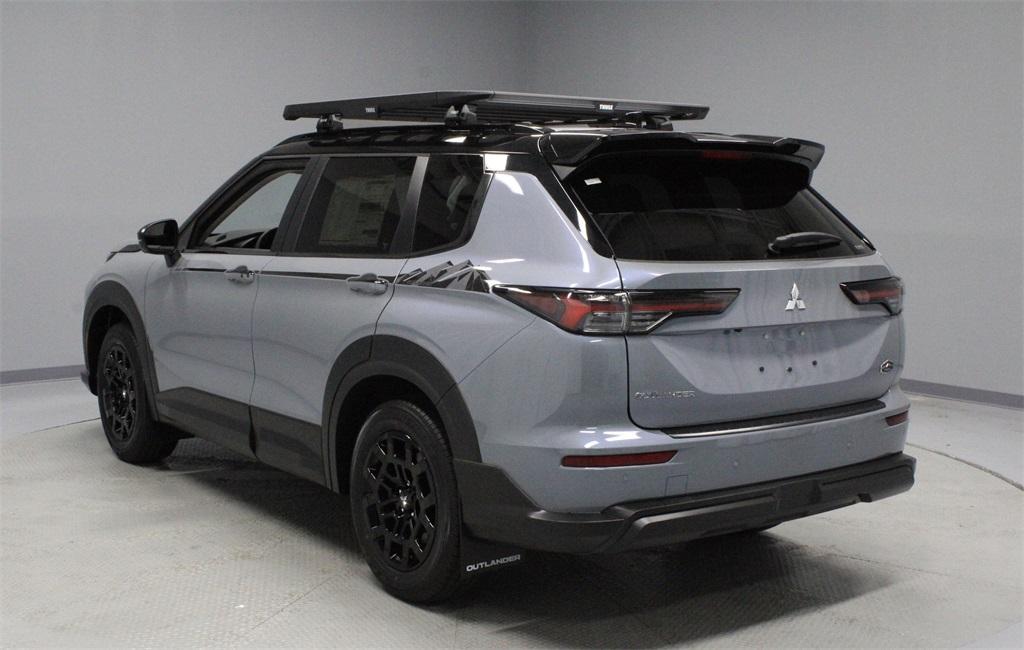 new 2025 Mitsubishi Outlander car