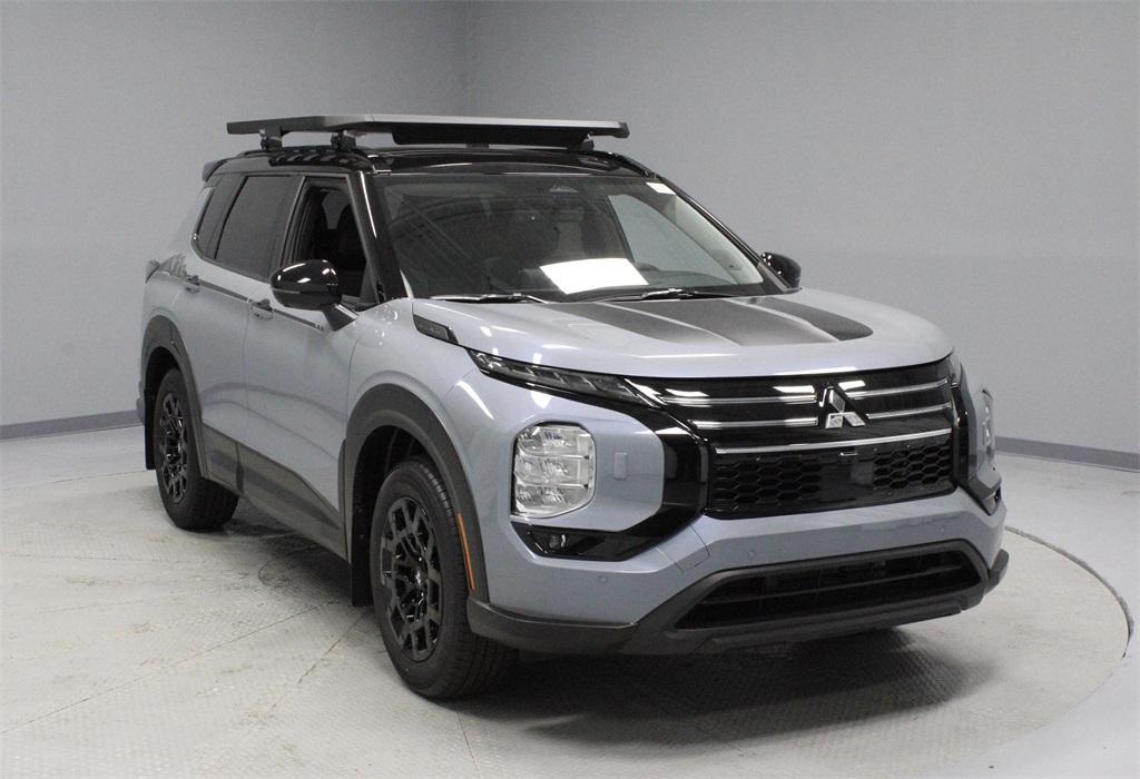new 2025 Mitsubishi Outlander car