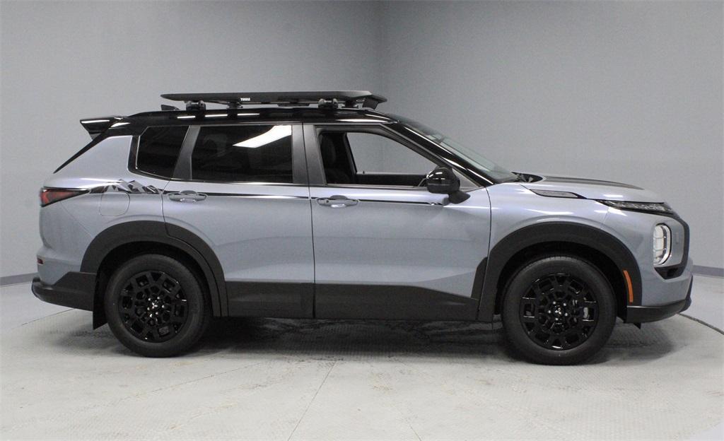 new 2025 Mitsubishi Outlander car