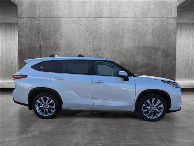 used 2022 Toyota Highlander Hybrid car, priced at $40,750