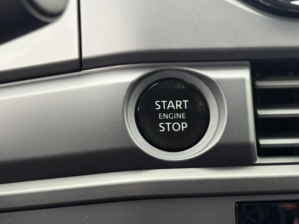 new 2025 Nissan Pathfinder car, priced at $33,371
