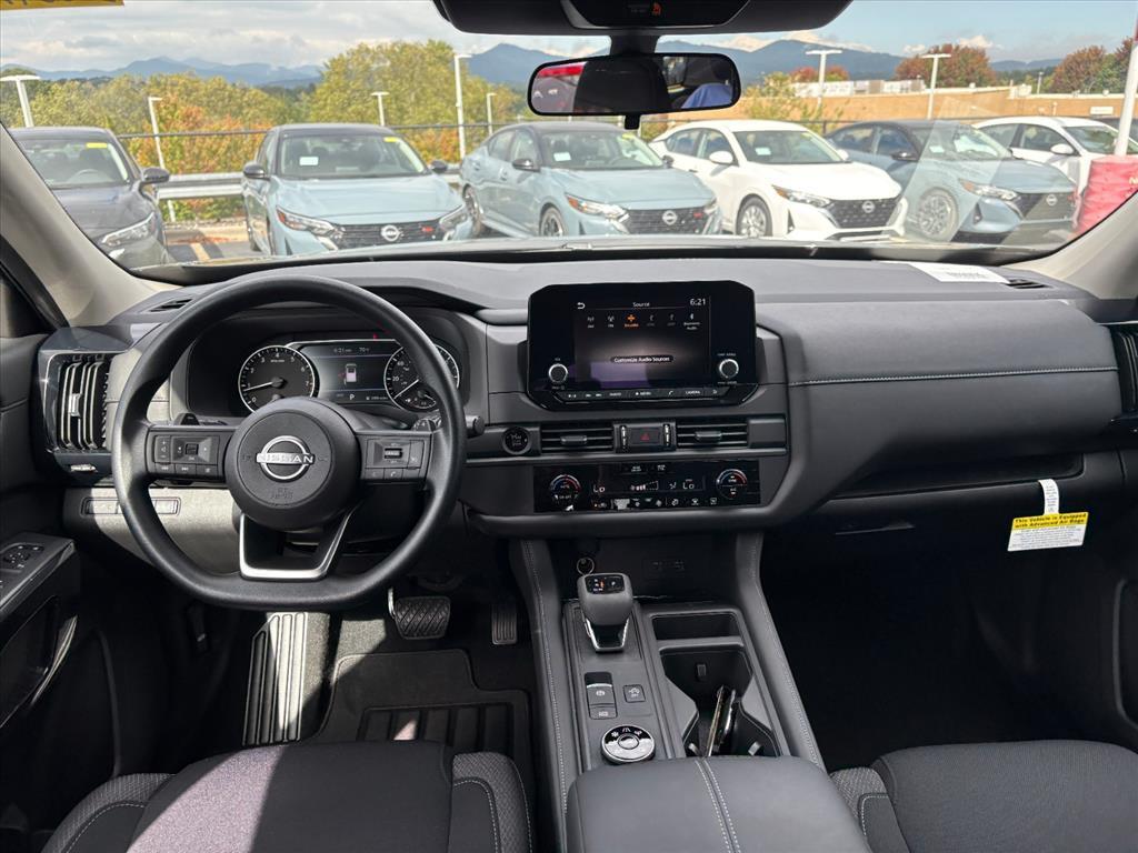new 2025 Nissan Pathfinder car, priced at $33,371