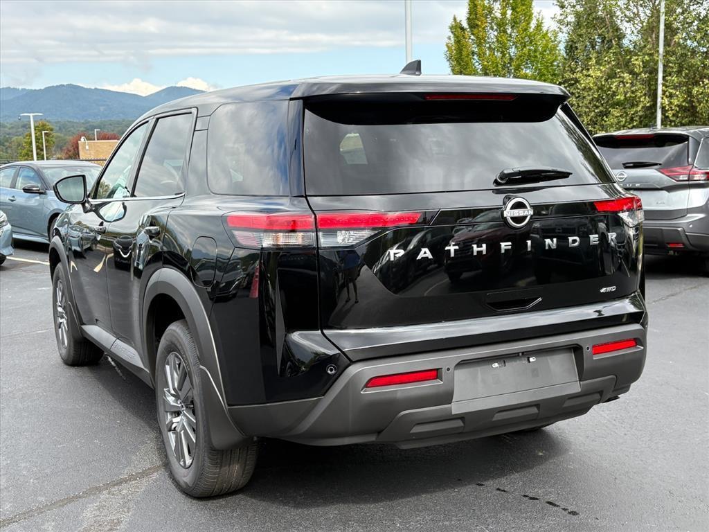 new 2025 Nissan Pathfinder car, priced at $33,371