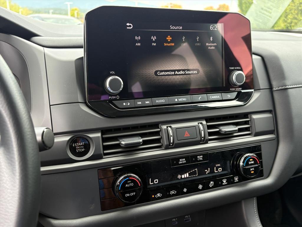 new 2025 Nissan Pathfinder car, priced at $33,371