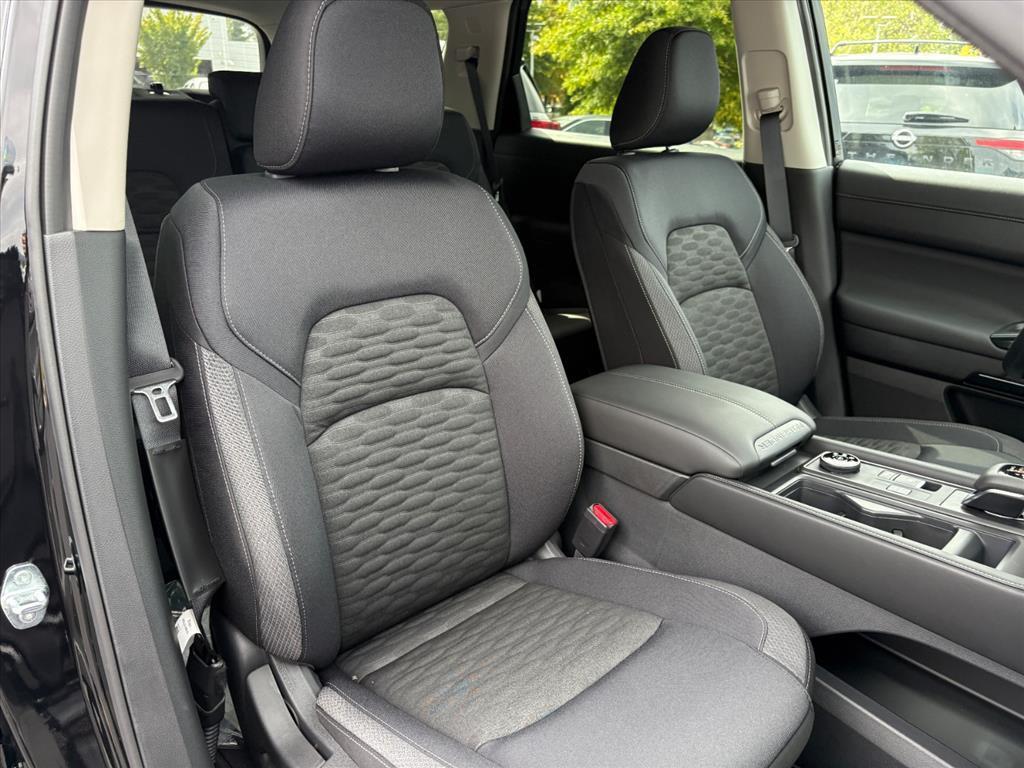 new 2025 Nissan Pathfinder car, priced at $33,371