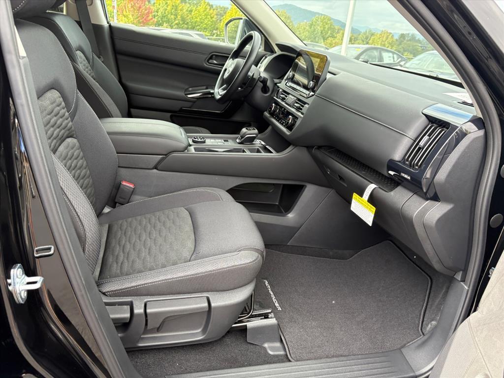 new 2025 Nissan Pathfinder car, priced at $33,371