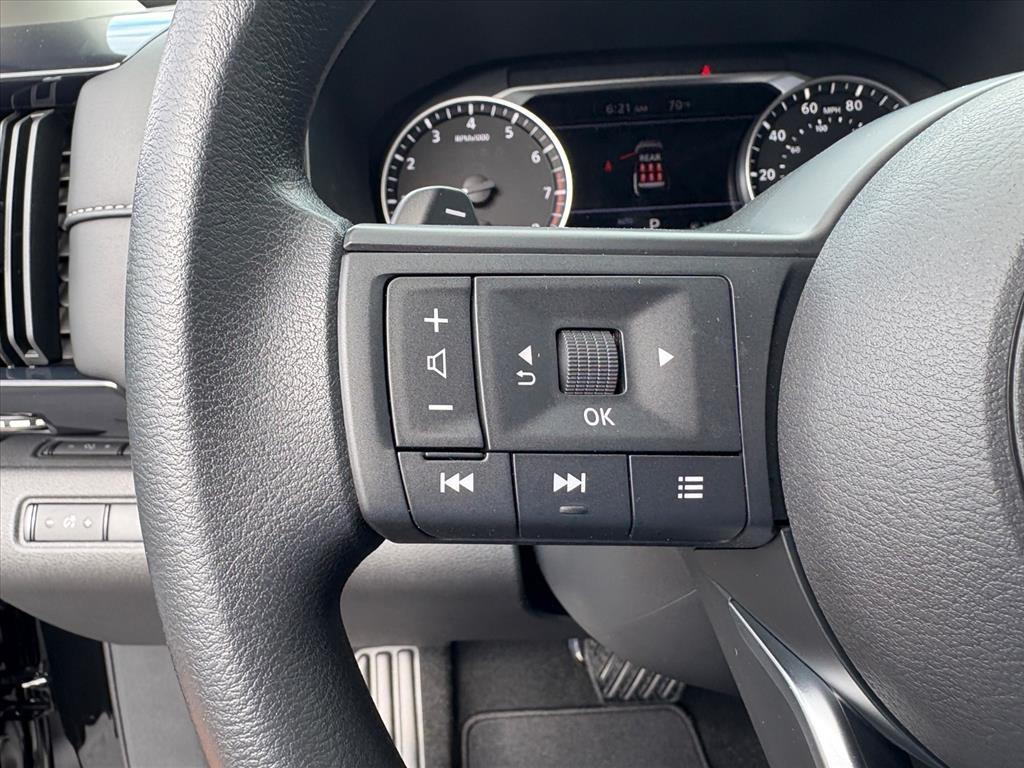 new 2025 Nissan Pathfinder car, priced at $33,371