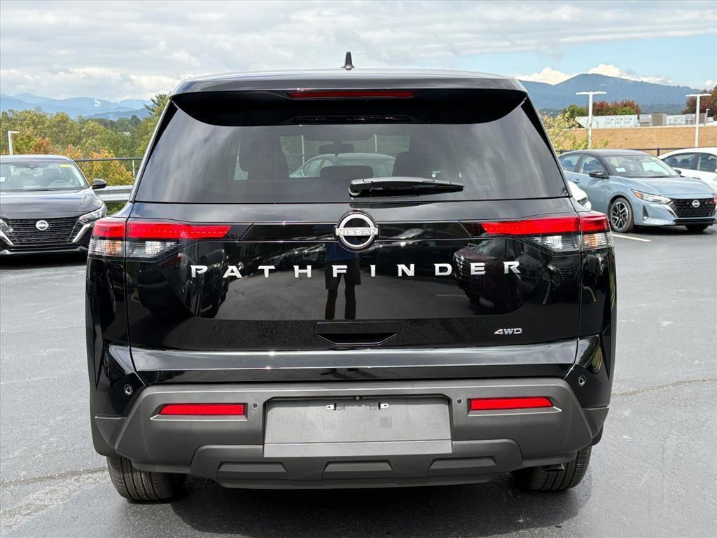 new 2025 Nissan Pathfinder car, priced at $33,371