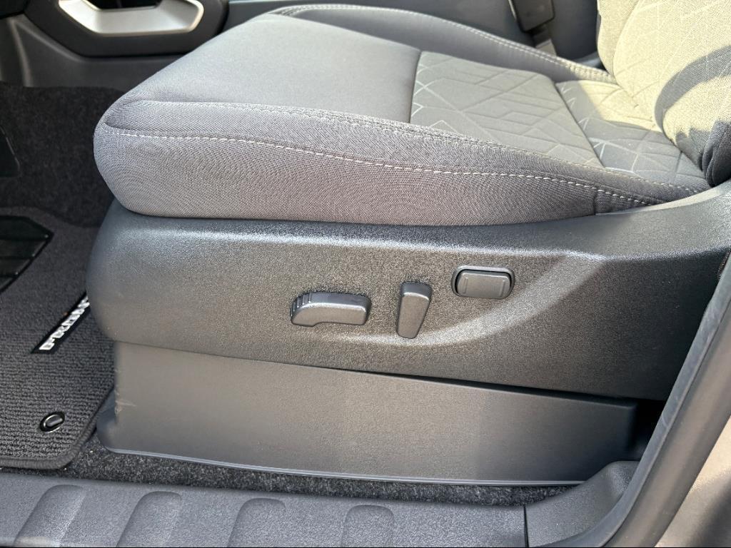 new 2025 Nissan Frontier car, priced at $36,622