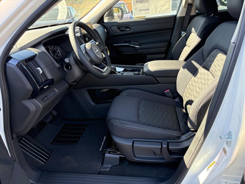 new 2025 Nissan Pathfinder car, priced at $33,371