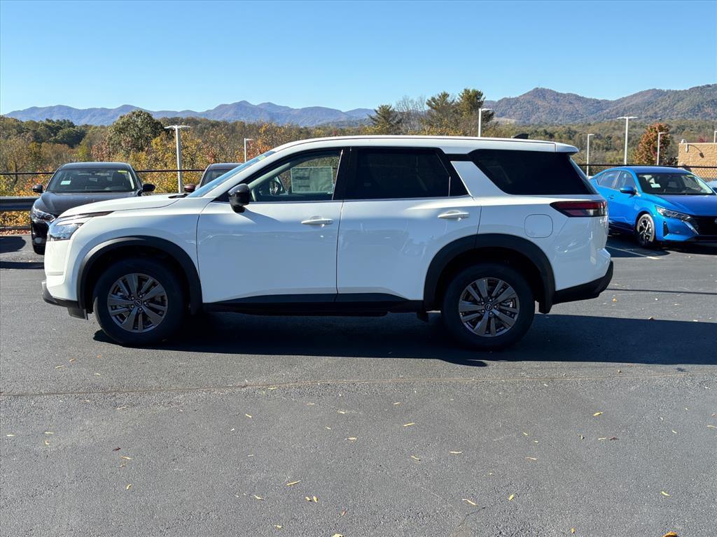new 2025 Nissan Pathfinder car, priced at $33,371