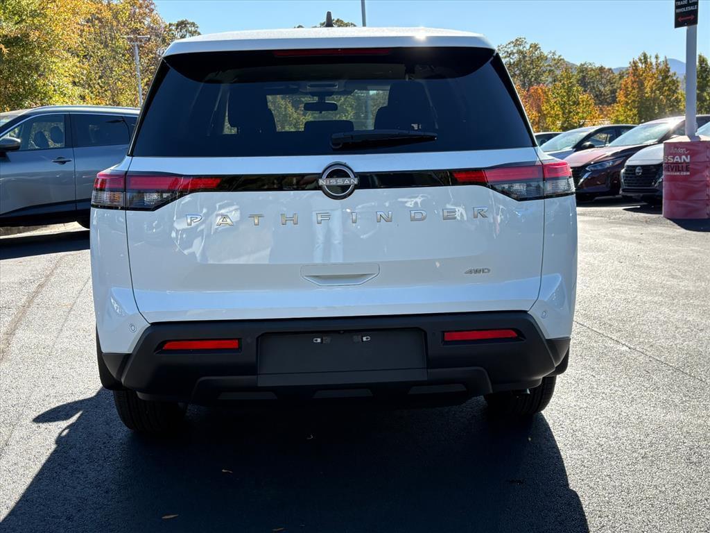 new 2025 Nissan Pathfinder car, priced at $33,371