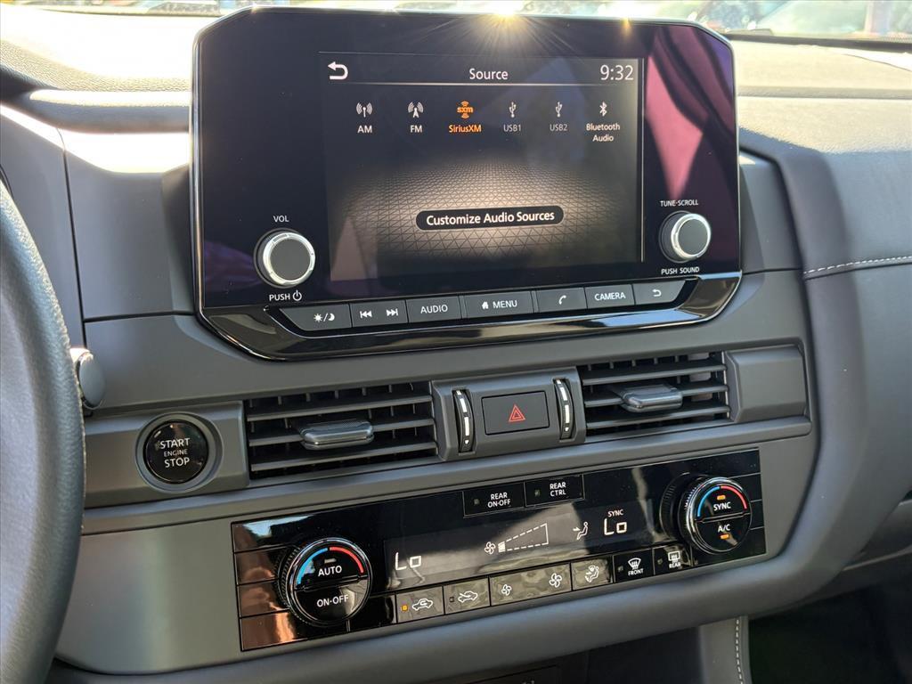 new 2025 Nissan Pathfinder car, priced at $33,371