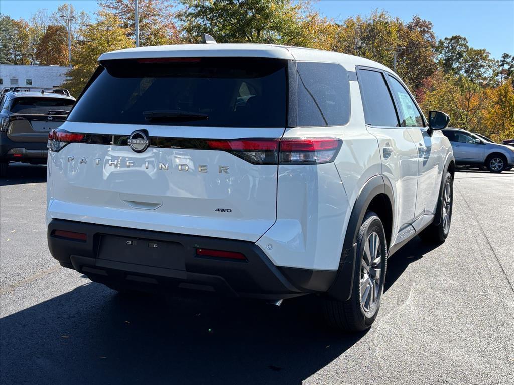 new 2025 Nissan Pathfinder car, priced at $33,371