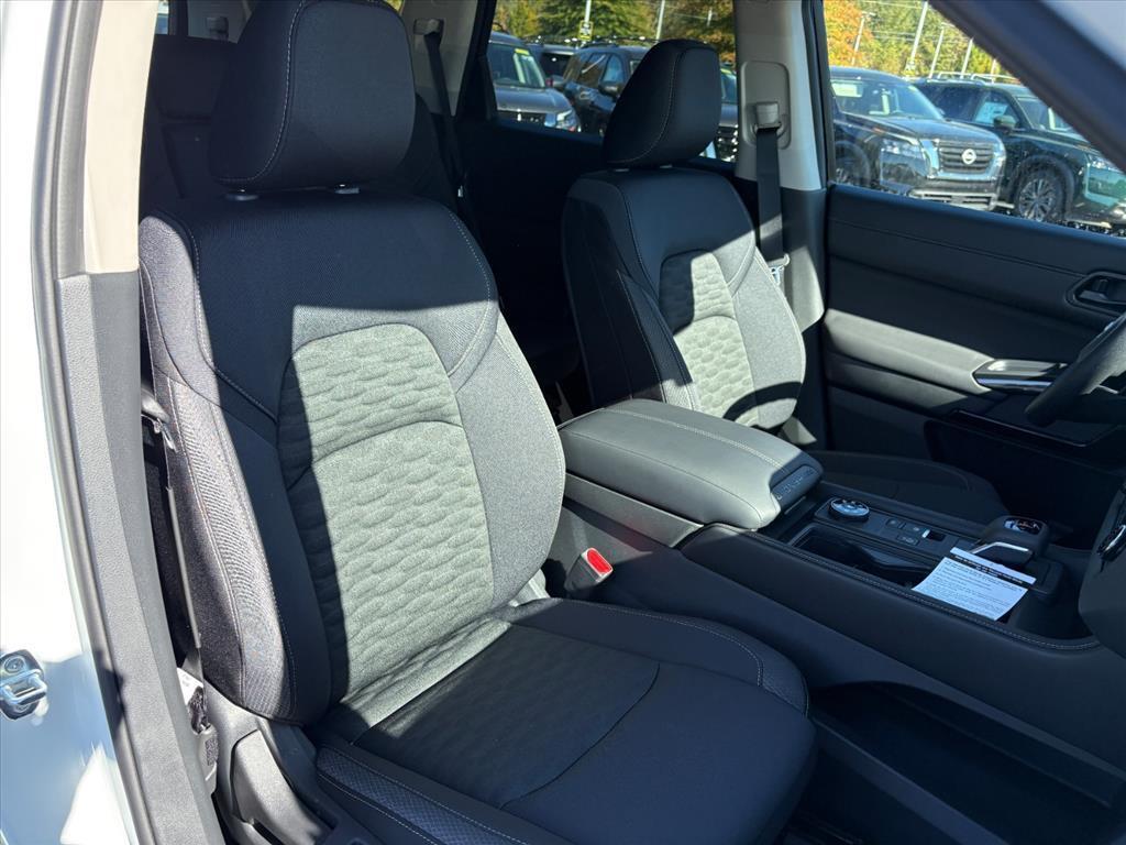 new 2025 Nissan Pathfinder car, priced at $33,371