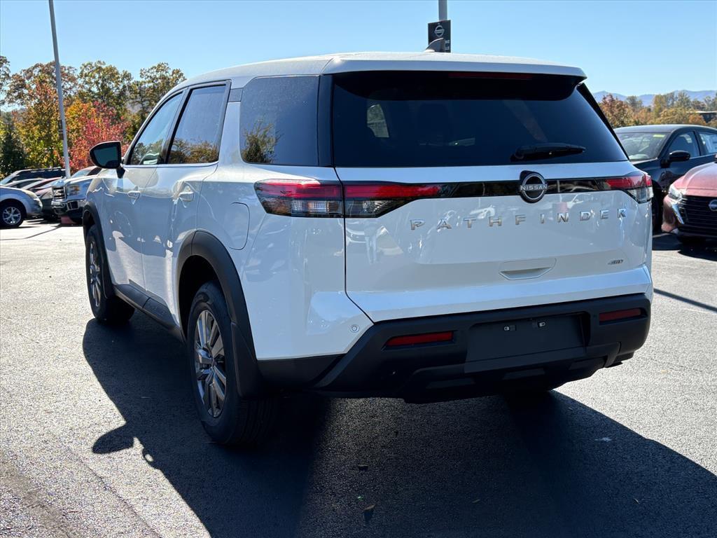 new 2025 Nissan Pathfinder car, priced at $33,371