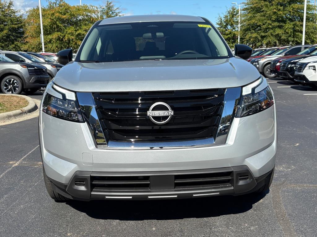 new 2025 Nissan Pathfinder car, priced at $33,371