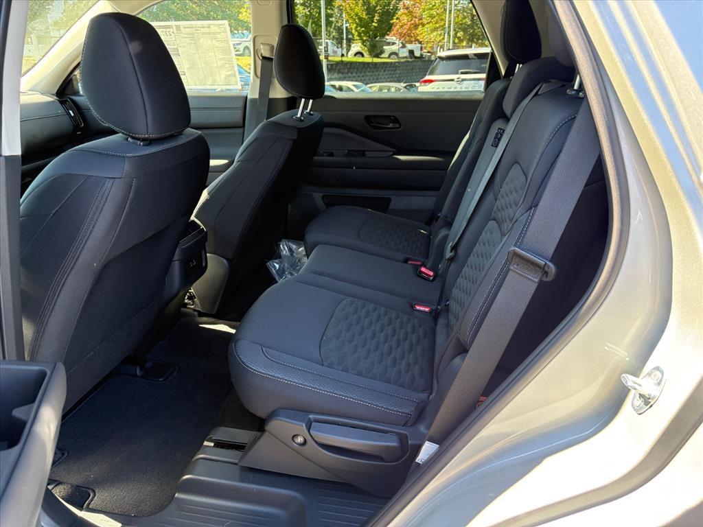 new 2025 Nissan Pathfinder car, priced at $33,371