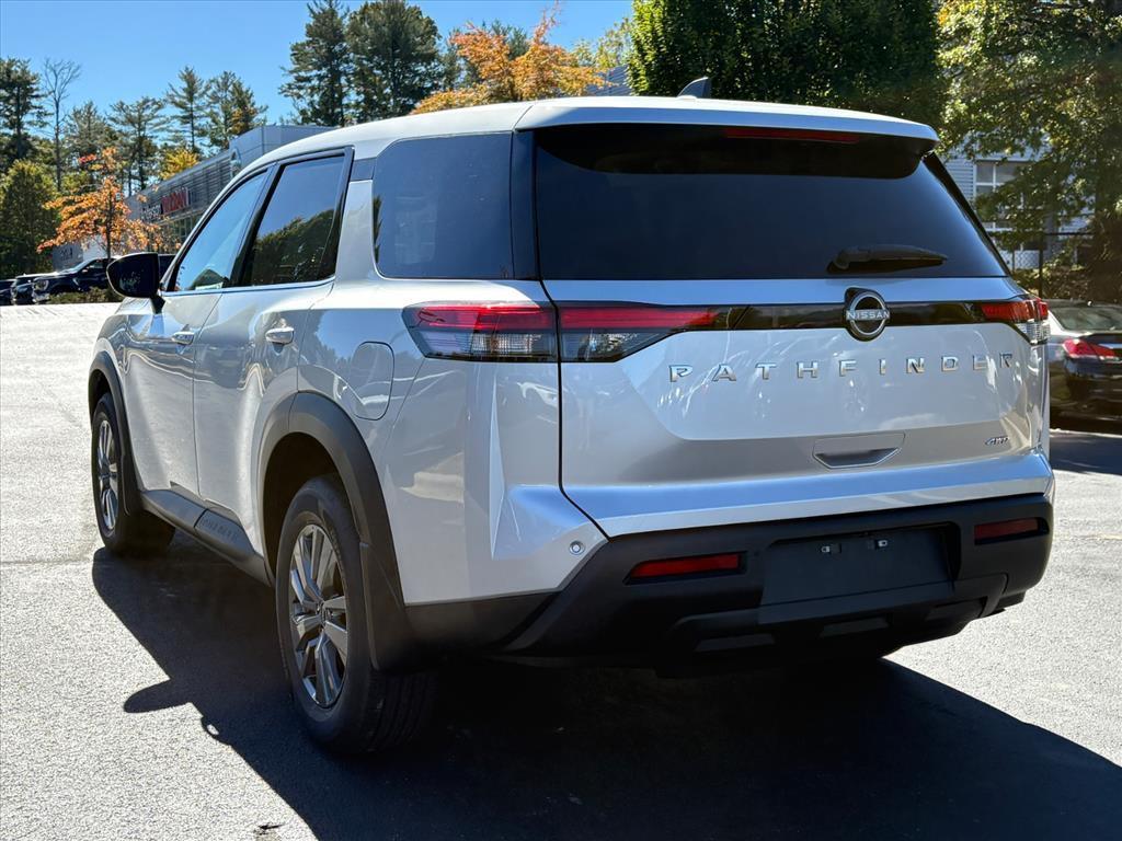 new 2025 Nissan Pathfinder car, priced at $33,371