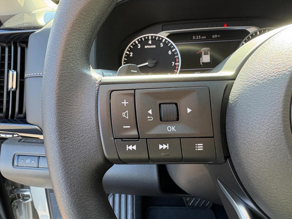new 2025 Nissan Pathfinder car, priced at $33,371