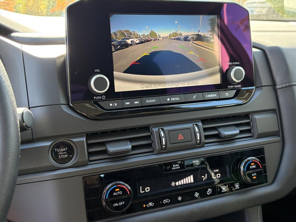 new 2025 Nissan Pathfinder car, priced at $33,371