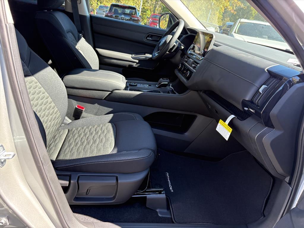 new 2025 Nissan Pathfinder car, priced at $33,371