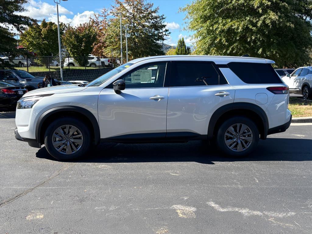 new 2025 Nissan Pathfinder car, priced at $33,371