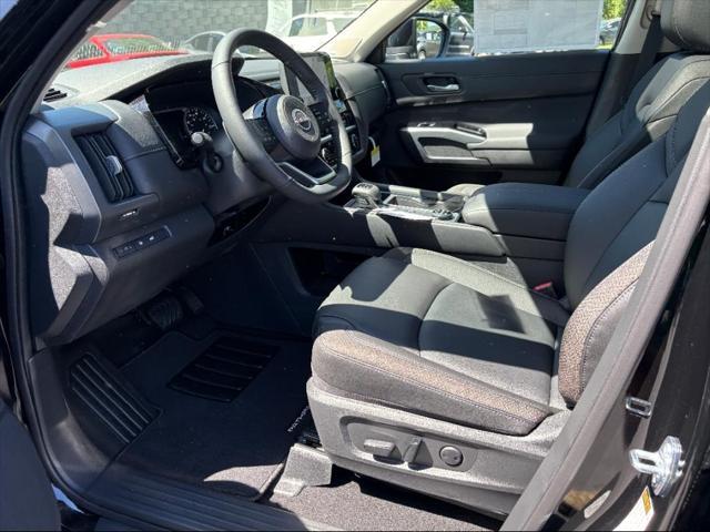 new 2025 Nissan Pathfinder car, priced at $46,599