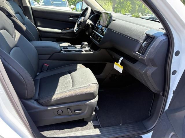 new 2025 Nissan Pathfinder car, priced at $47,325