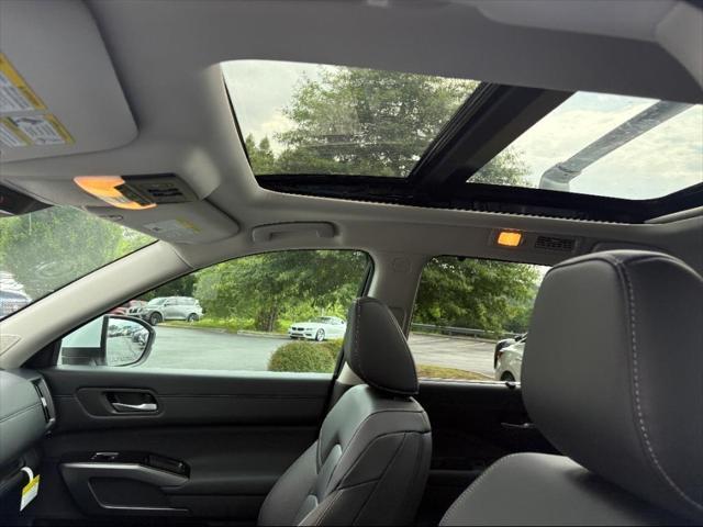 new 2025 Nissan Pathfinder car, priced at $47,325