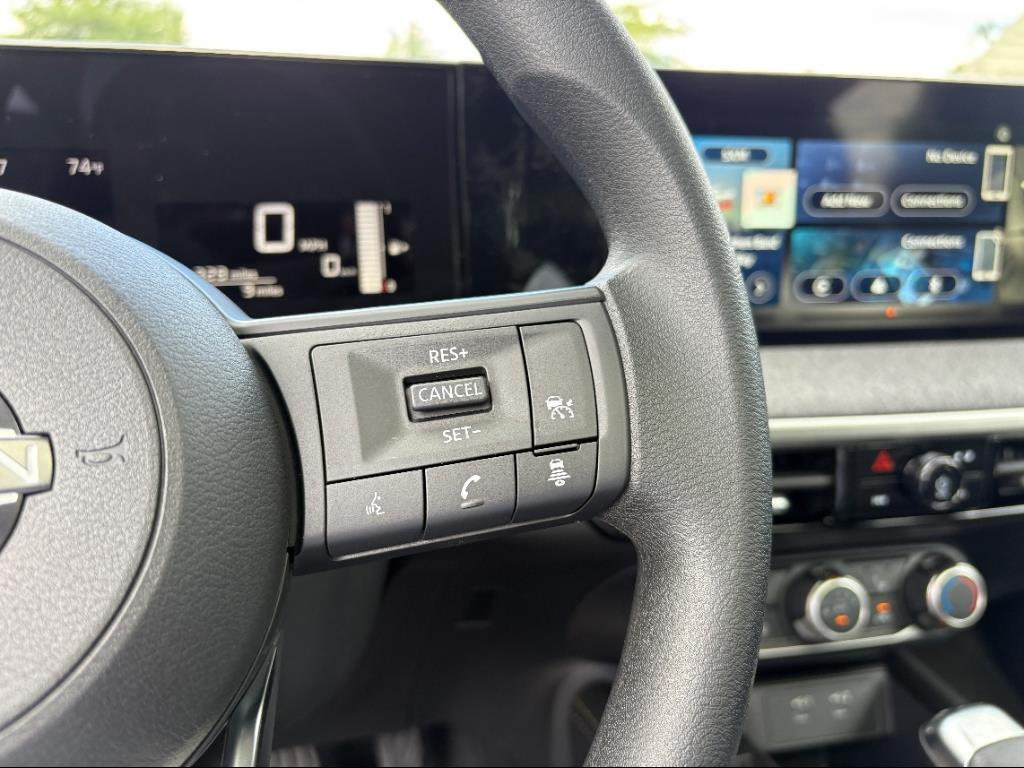 new 2025 Nissan Kicks car, priced at $27,292