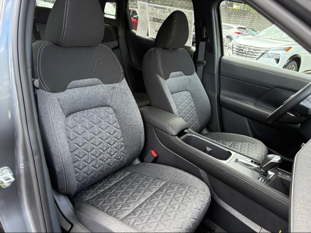 new 2025 Nissan Kicks car, priced at $27,292