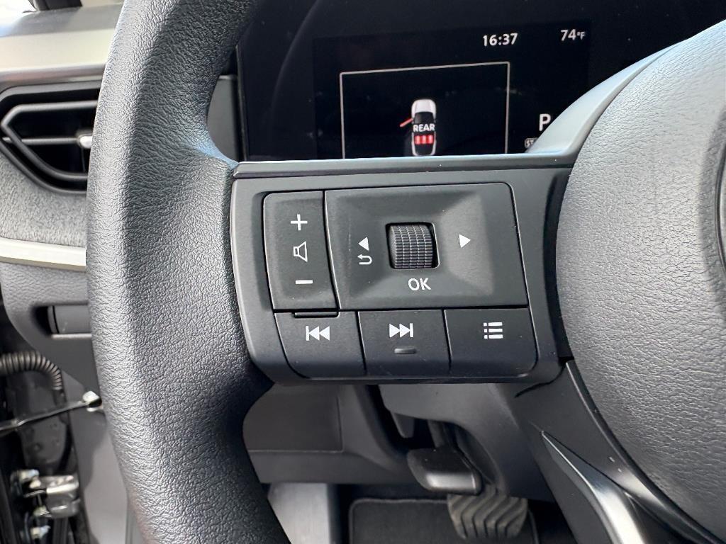 new 2025 Nissan Kicks car, priced at $27,292