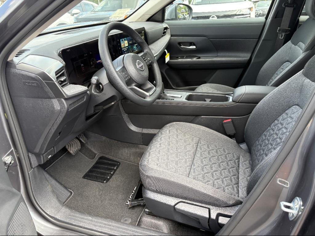 new 2025 Nissan Kicks car, priced at $27,292