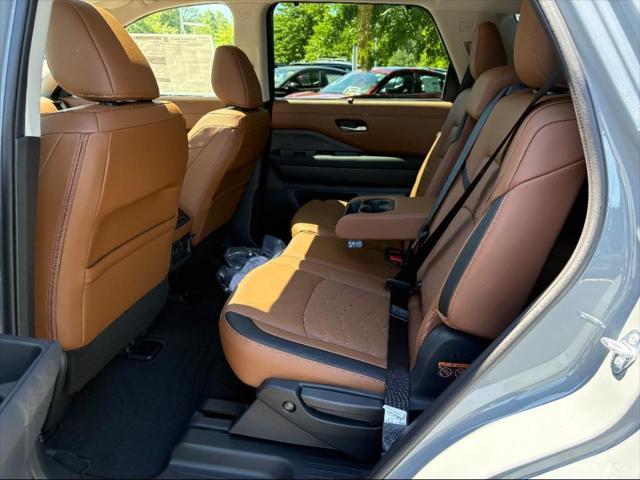 new 2025 Nissan Pathfinder car, priced at $50,415