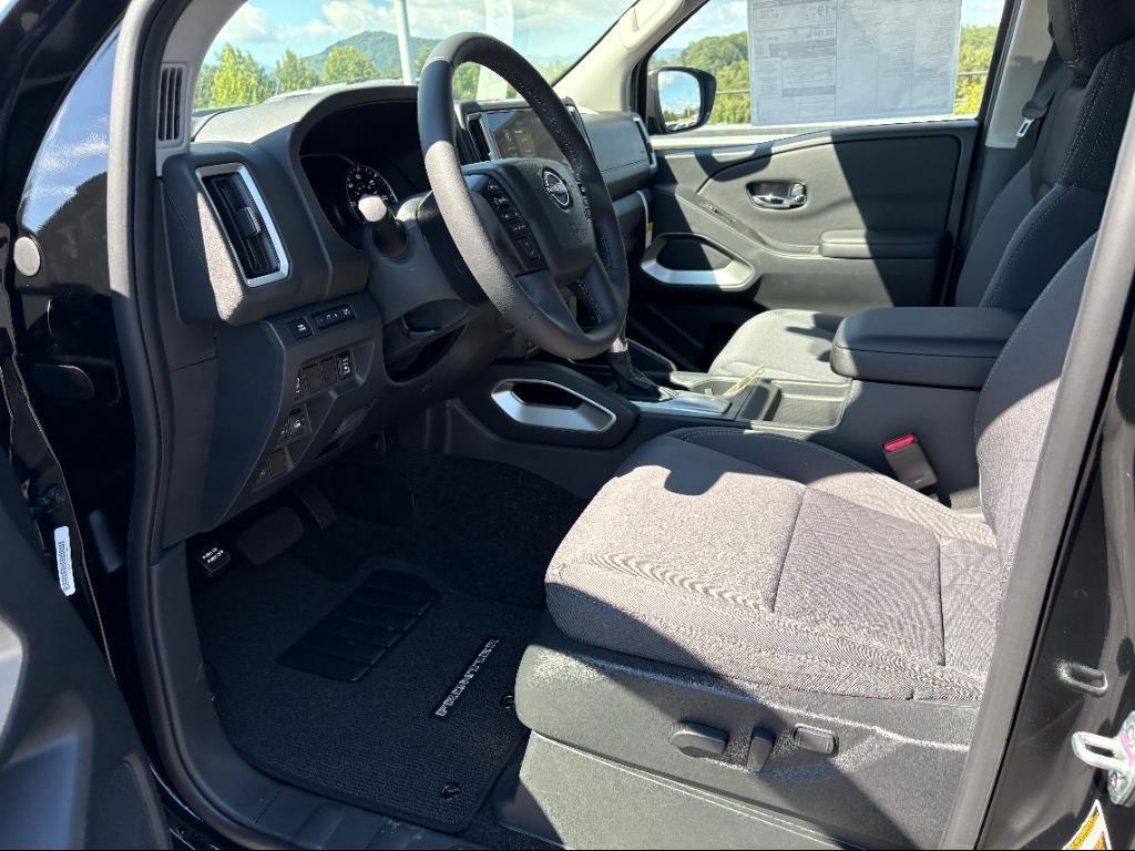 new 2025 Nissan Frontier car, priced at $39,725
