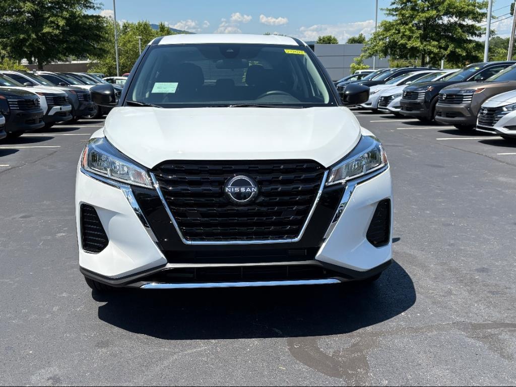 new 2025 Nissan Kicks car, priced at $23,257