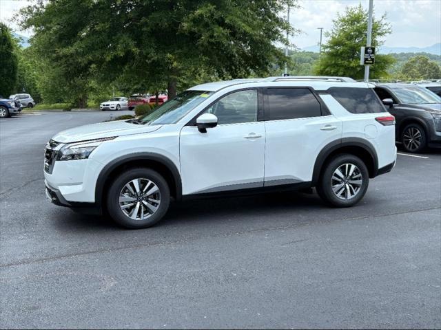 new 2025 Nissan Pathfinder car, priced at $43,372