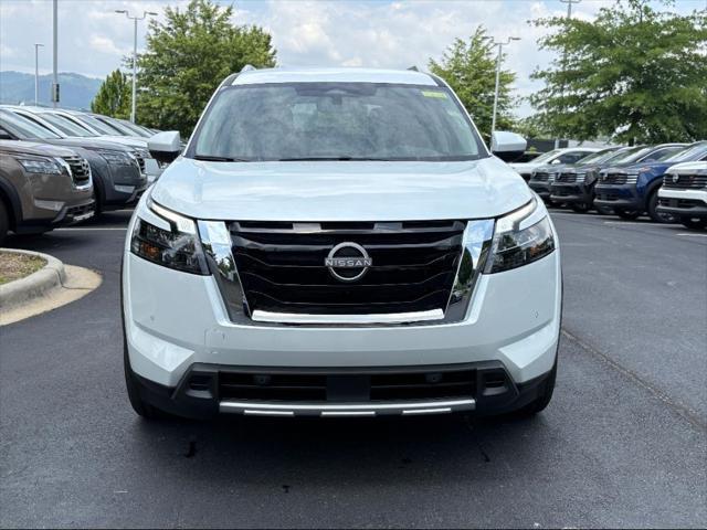 new 2025 Nissan Pathfinder car, priced at $43,372