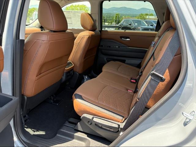 new 2025 Nissan Pathfinder car, priced at $50,415