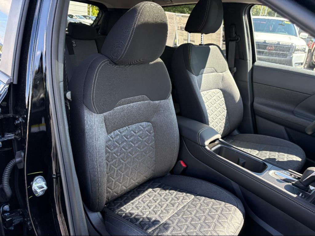 new 2025 Nissan Kicks car, priced at $28,344