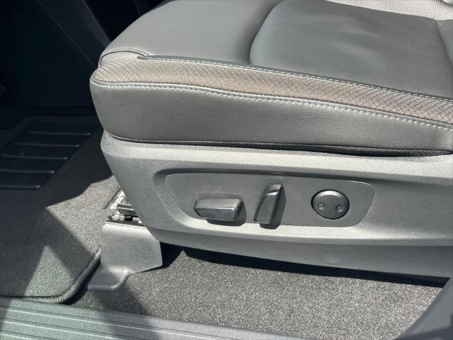 new 2025 Nissan Pathfinder car, priced at $43,396