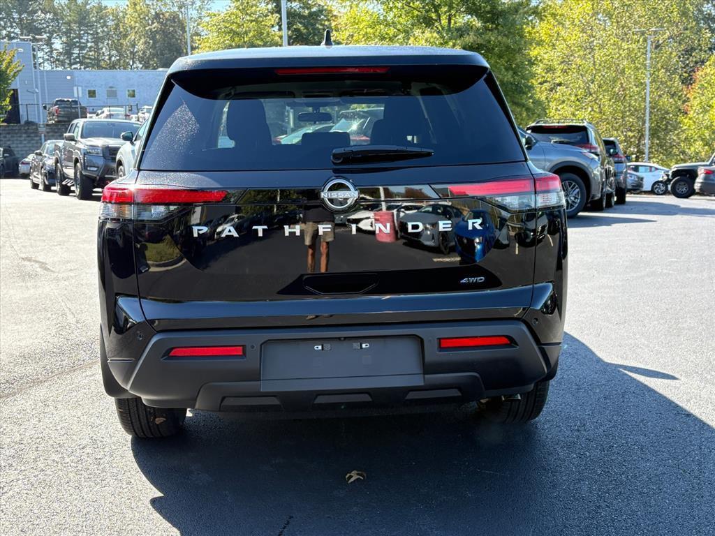 new 2025 Nissan Pathfinder car, priced at $33,371