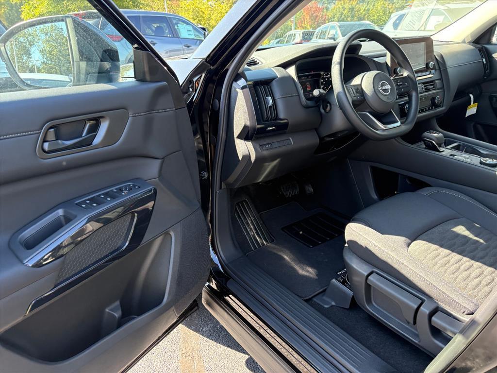 new 2025 Nissan Pathfinder car, priced at $33,371
