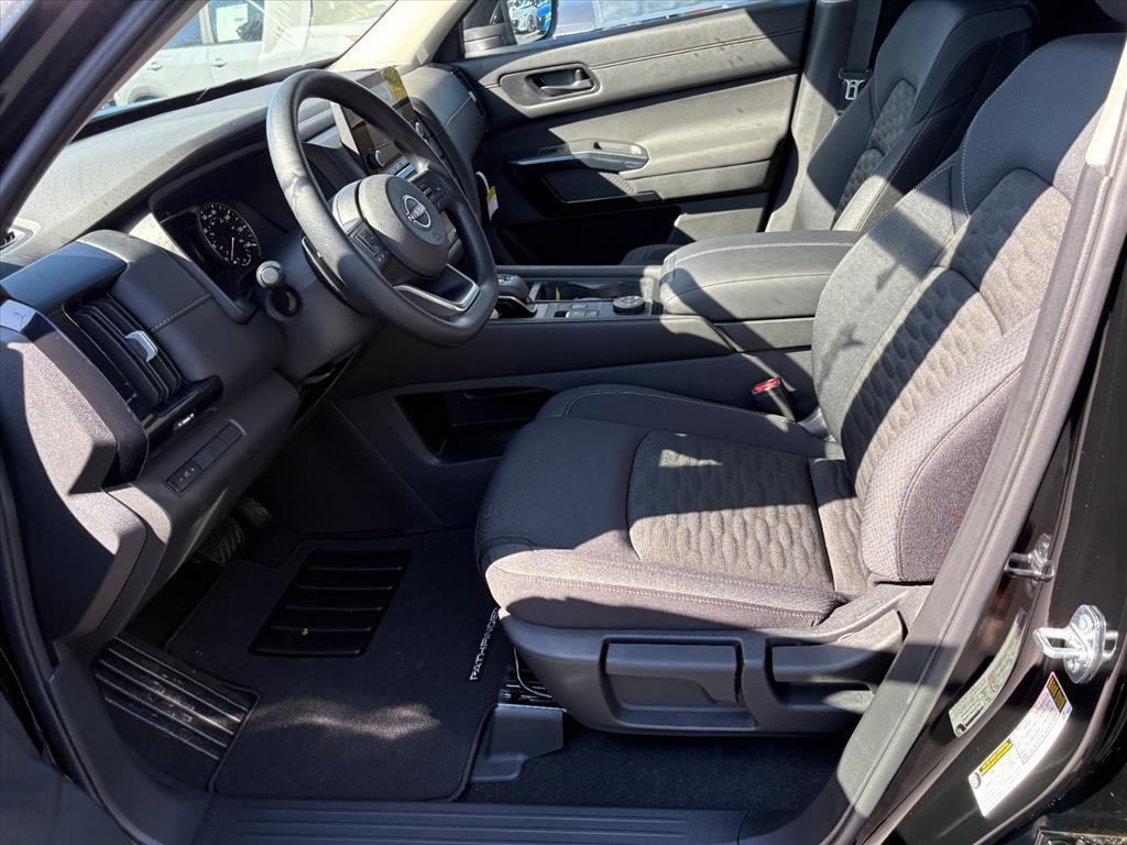 new 2025 Nissan Pathfinder car, priced at $33,371