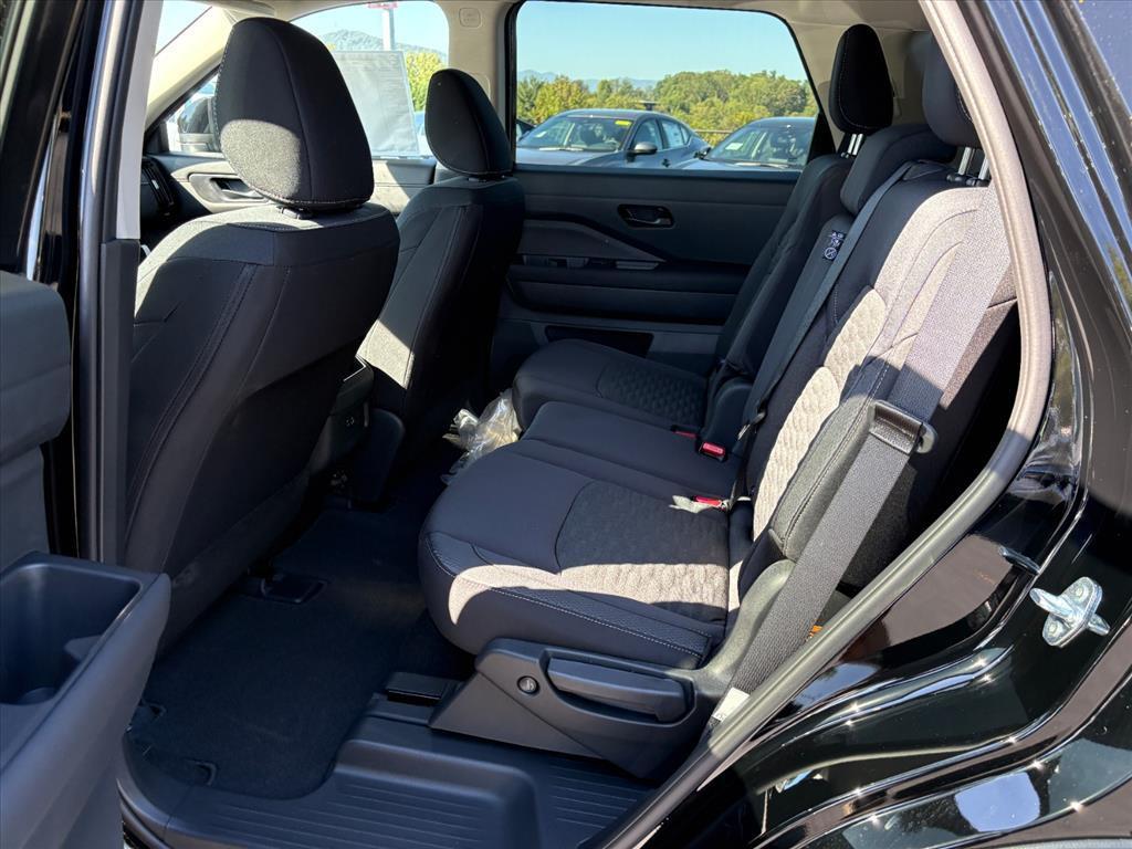new 2025 Nissan Pathfinder car, priced at $33,371