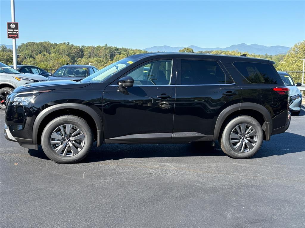 new 2025 Nissan Pathfinder car, priced at $33,371