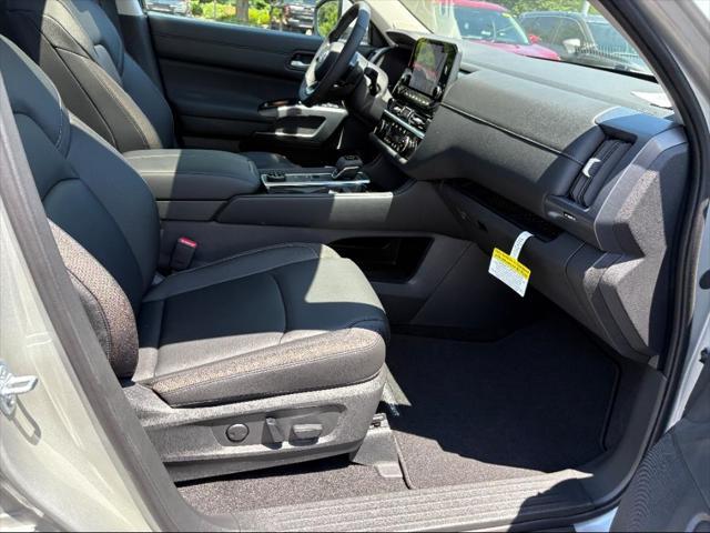 new 2025 Nissan Pathfinder car, priced at $46,519